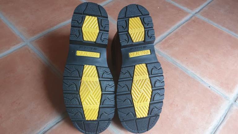 Steel toecap work boots, size 10