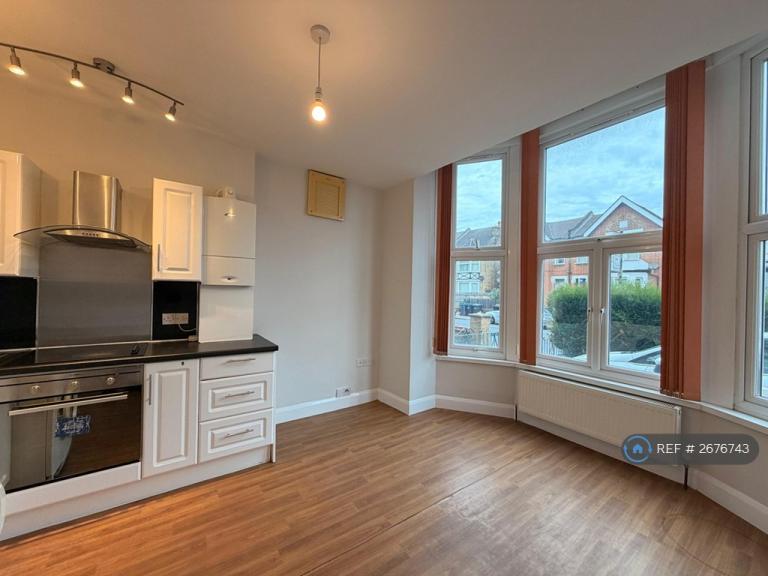 1 bedroom flat in Brigstock Road, Thornton Heath, CR7 (1 bed) (#2676743)