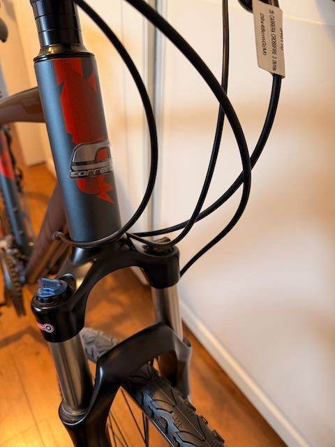 AS NEW-Carrera Crossfire 3 Mens Hybrid Bike (2x9 Shimano Altus) Dark Grey Medium Frame