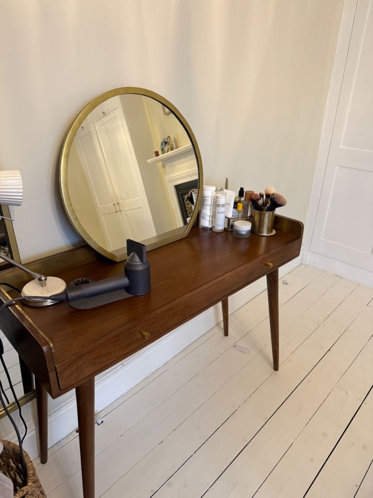 Swoon dressing table with mirror 