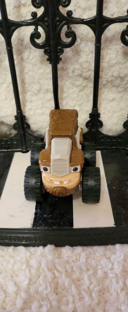 Blaze And The Monster Machines Gasquatch Truck