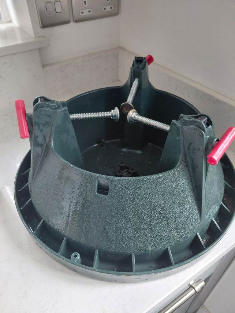 Cinco christmas tree stand