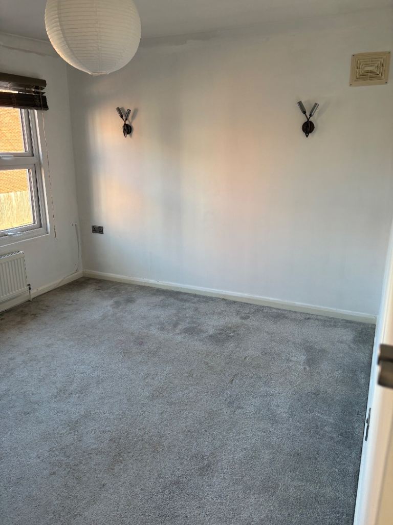 Two bedroom flat with garden 