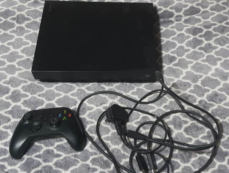 Xbox one X 1tb one wireless controller disk wires 