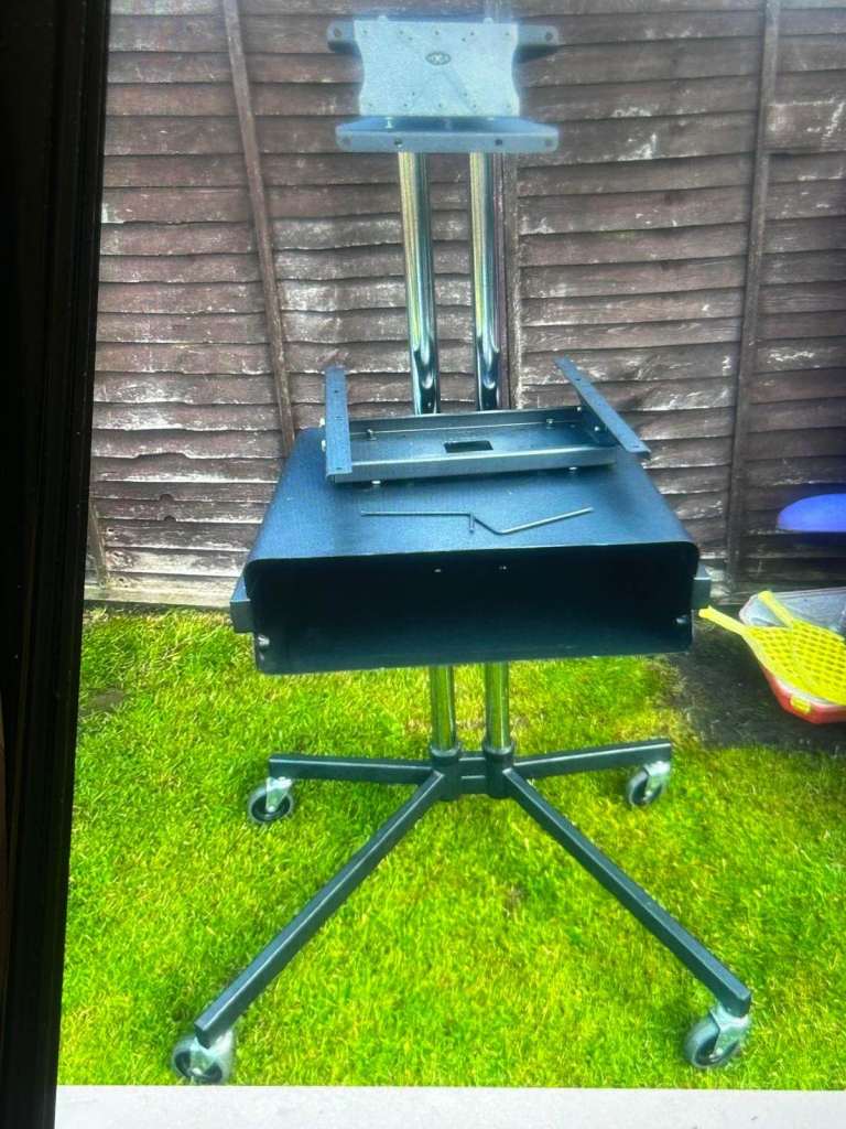 TV stand on wheels 