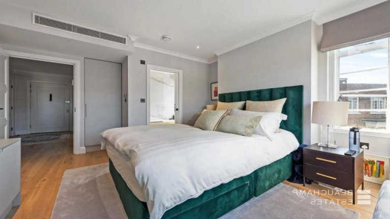Cozy 2 Bedrooms Available by Baker Street - JUST ADDED
