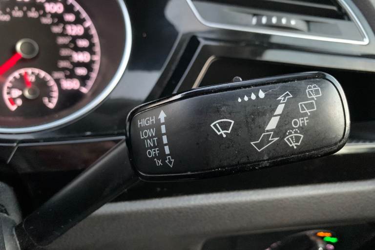 2020 Volkswagen Touran 1.5 TSI EVO SEL 5dr MPV PETROL Manual