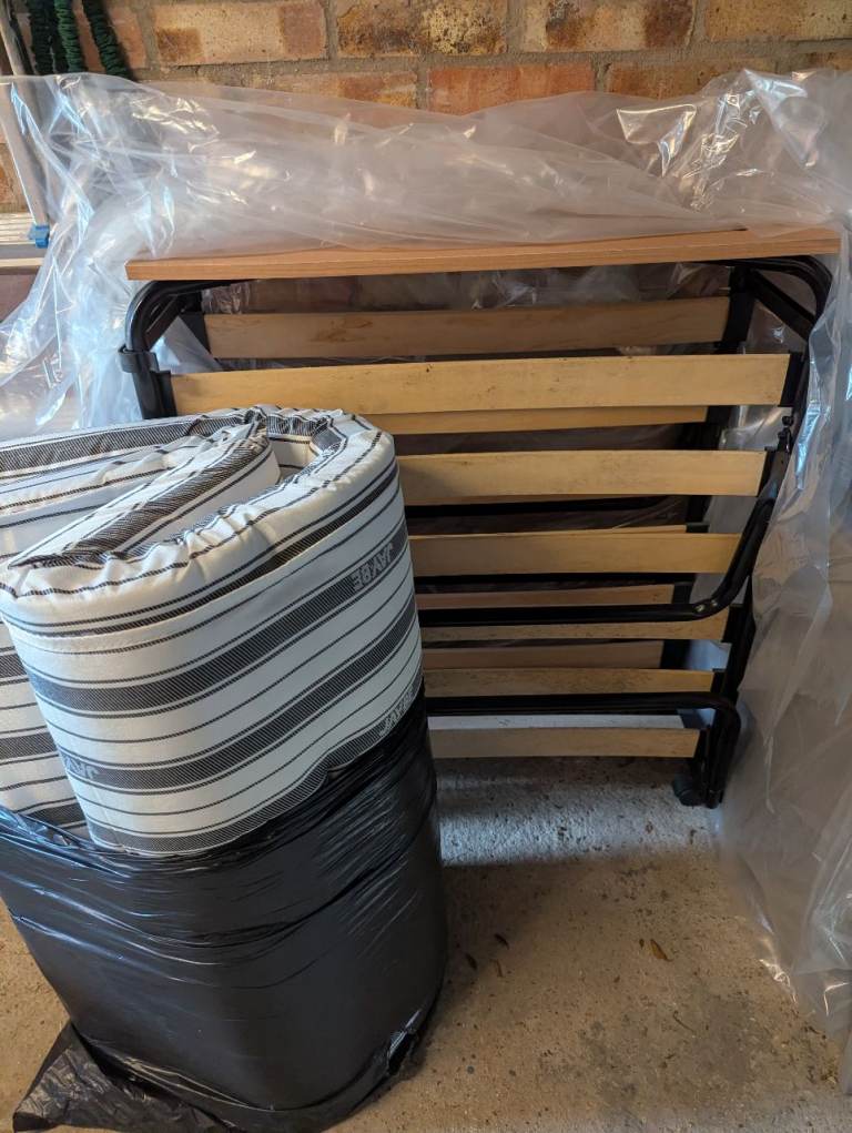 Free put up bed 