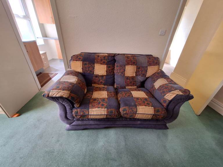 2‑Seater Sofa – Patchwork Design Very Good Condition 
