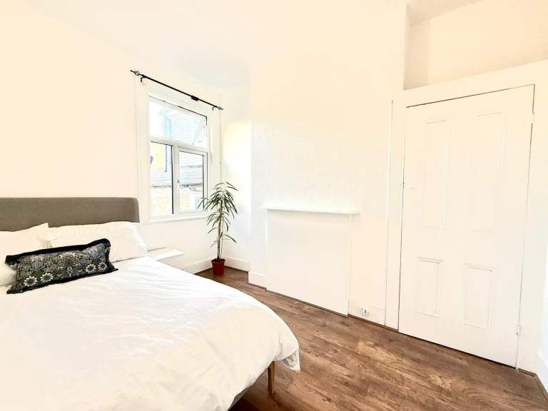 🌟 Spacious & Bright Double Room Available in the Heart of Dalston (E8) – £1,100 PCM 🌟