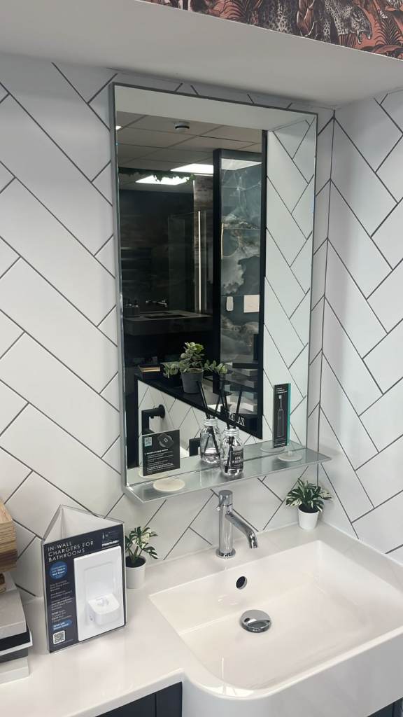 EX display Everything must go – As Good As New