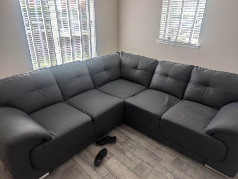 Black Corner Sofa – Good Condition, Comfortable
