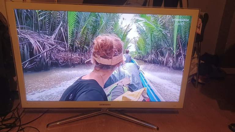 FREE DELIVERY excellent 40 SAMSUNG LED full HDTV 1080p freeveiw ...