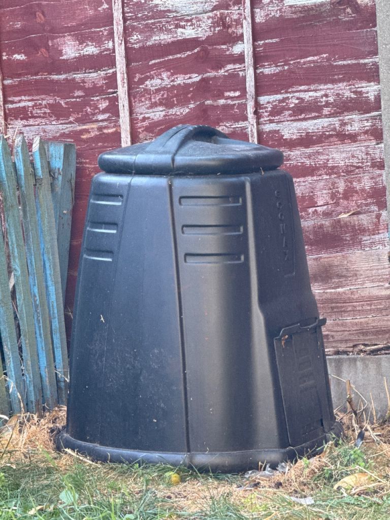 Free Garden Composter Bin 