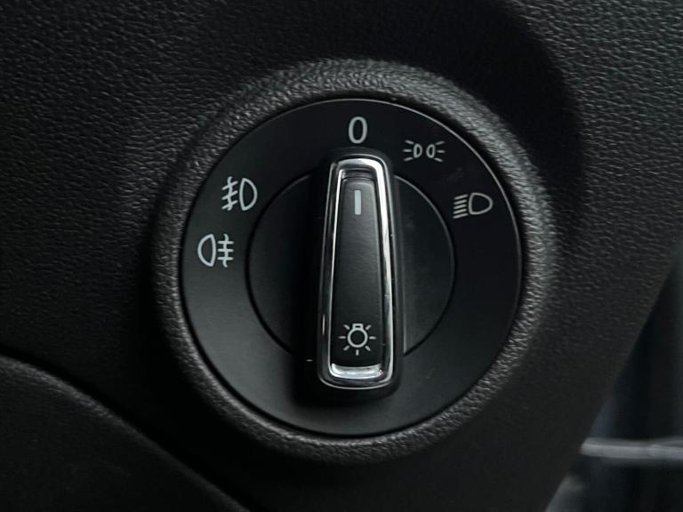 2016 SEAT Leon 1.6 TDI 110 SE Dynamic Technology 5dr DSG HATCHBACK Diesel Automatic