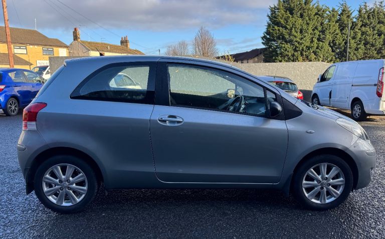Toyota Yaris 1.0 Petrol 12 months MOT, £35 road tax BARGAIN! 