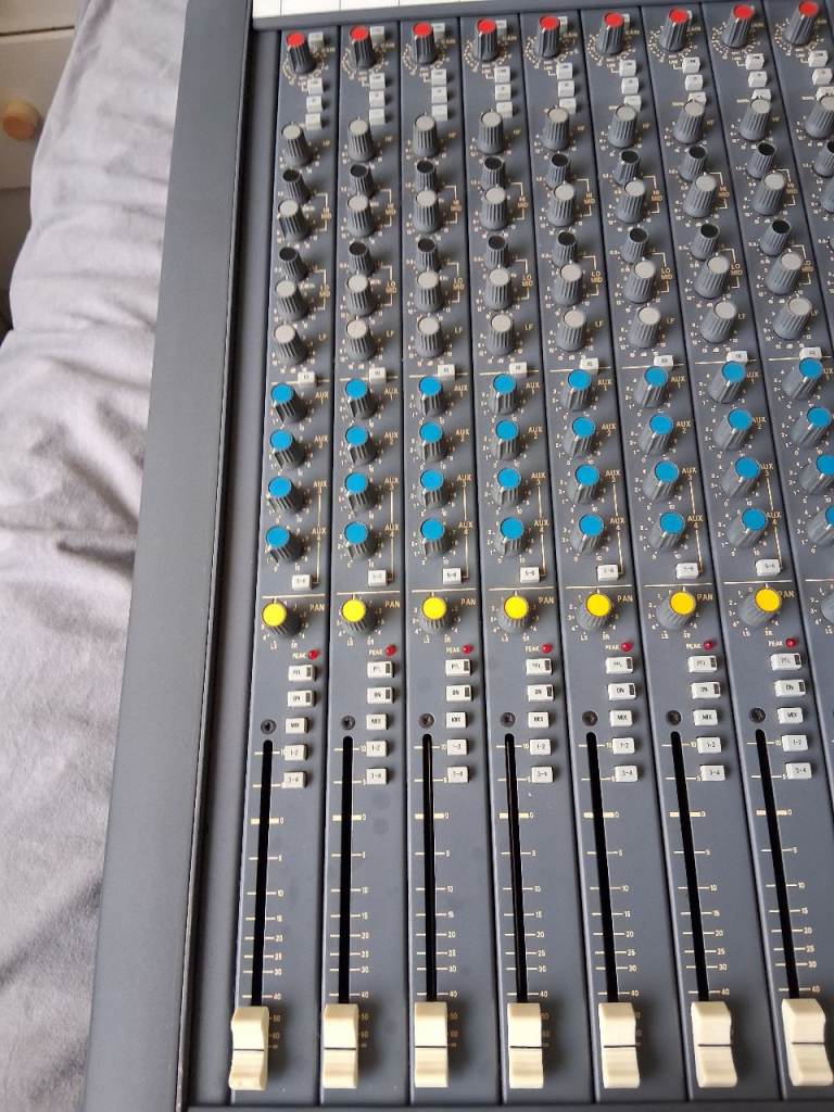 soundcraft mixer