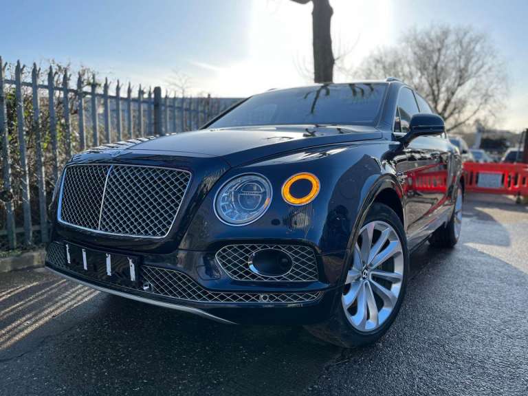 BREAKING BENTLEY BENTAYGA W12 AUTOMATIC 8 SPEED 6.0 PETROL 2018