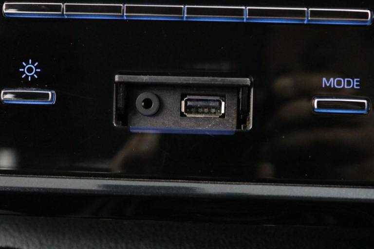 2022 Toyota Hilux 2.4 D-4D Active Pickup Double Cab 4WD 150 BHP Euro 6 ULEZ Free PICKUP Diesel Ma...