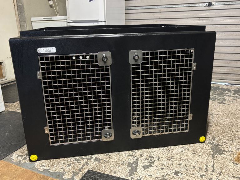 DT 1100L box -dog car travel crate with escape hatch 