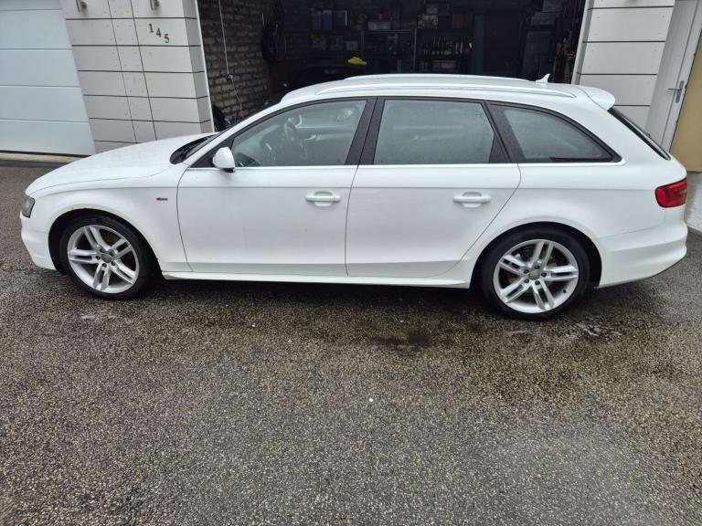 Audi, A4, Estate, 2013, Manual, 1968 (cc), 5 doors