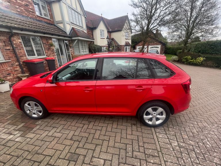 Skoda, RAPID SPACEBACK, Hatchback, 2014, Manual, 1598 (cc), 5 doors