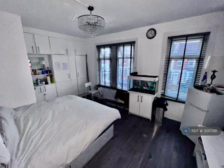 1 bedroom in Myrtledene Road, London, SE2 (#3017318)