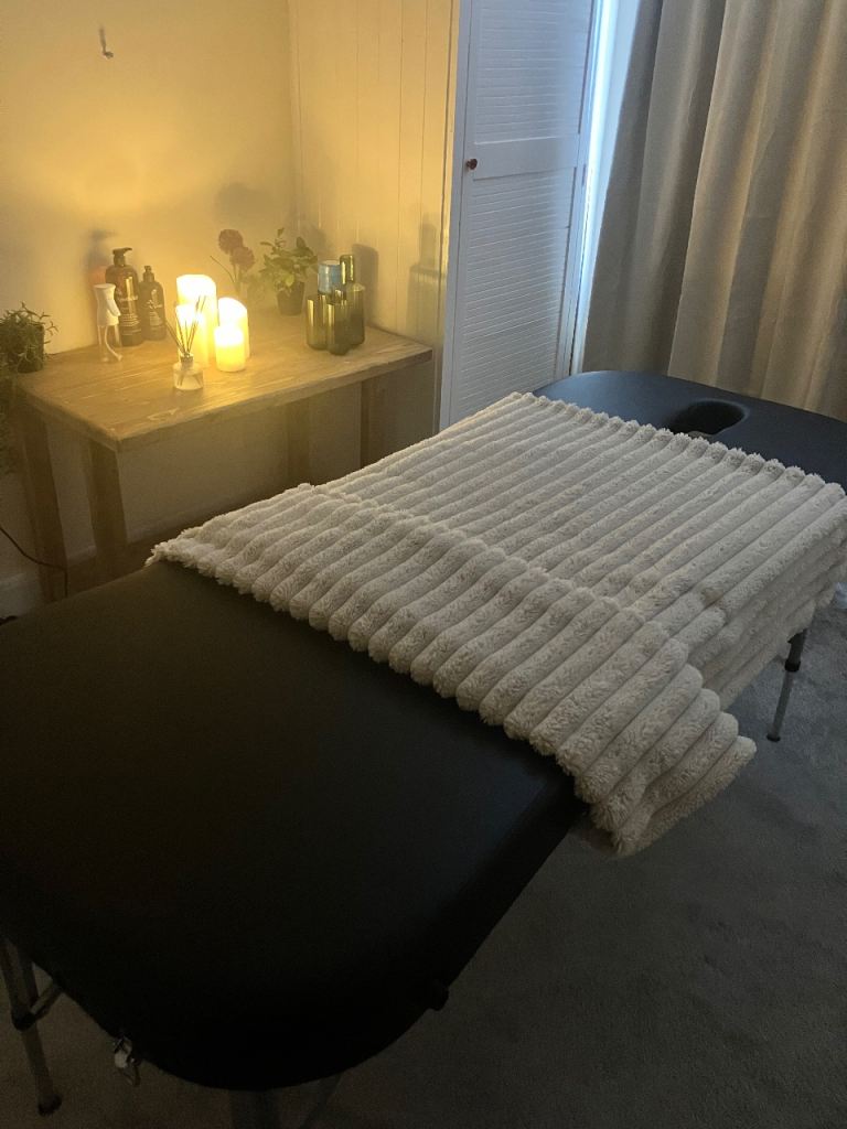 ASMR SOFT TOUCH MASSAGE 