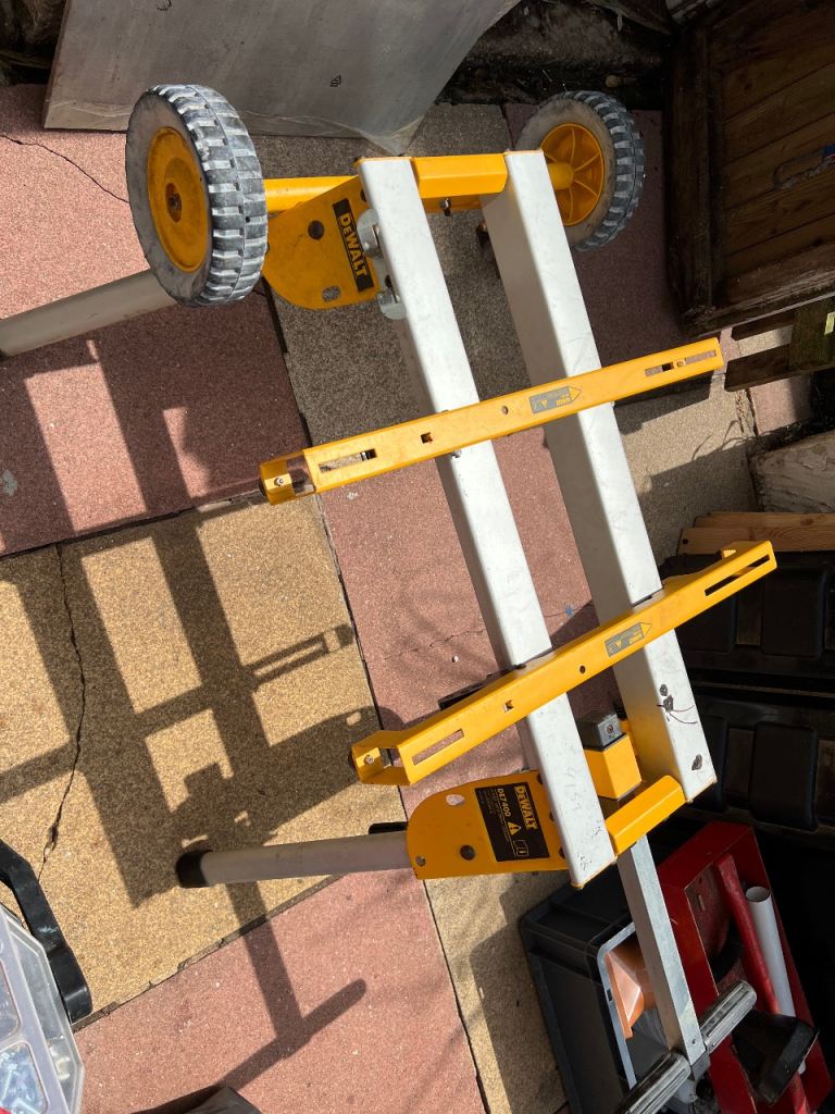 Dewalt table saw stand DE7400