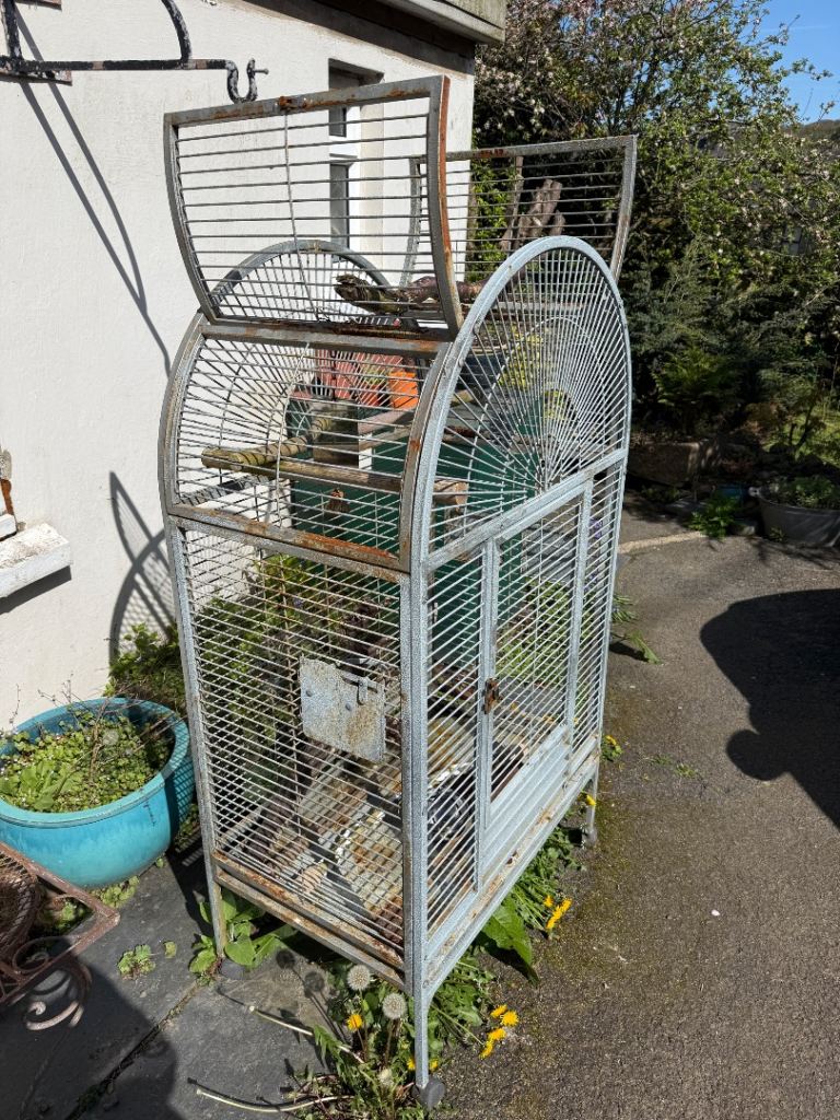 Free Parrot Cage on Wheels with Perches