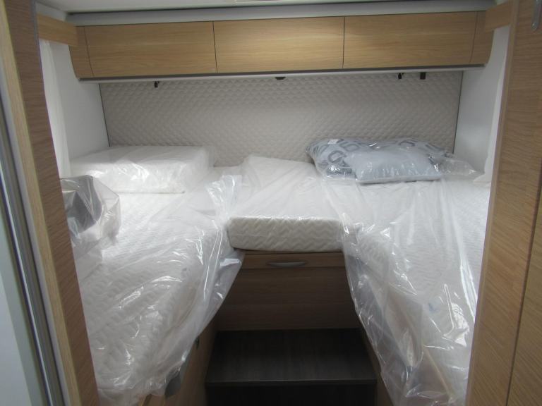 ADRIA CORAL 670 DL 60Y EDITION