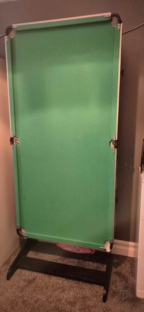 Compact Pool/Snooker Table – Green Felt, Good Condition