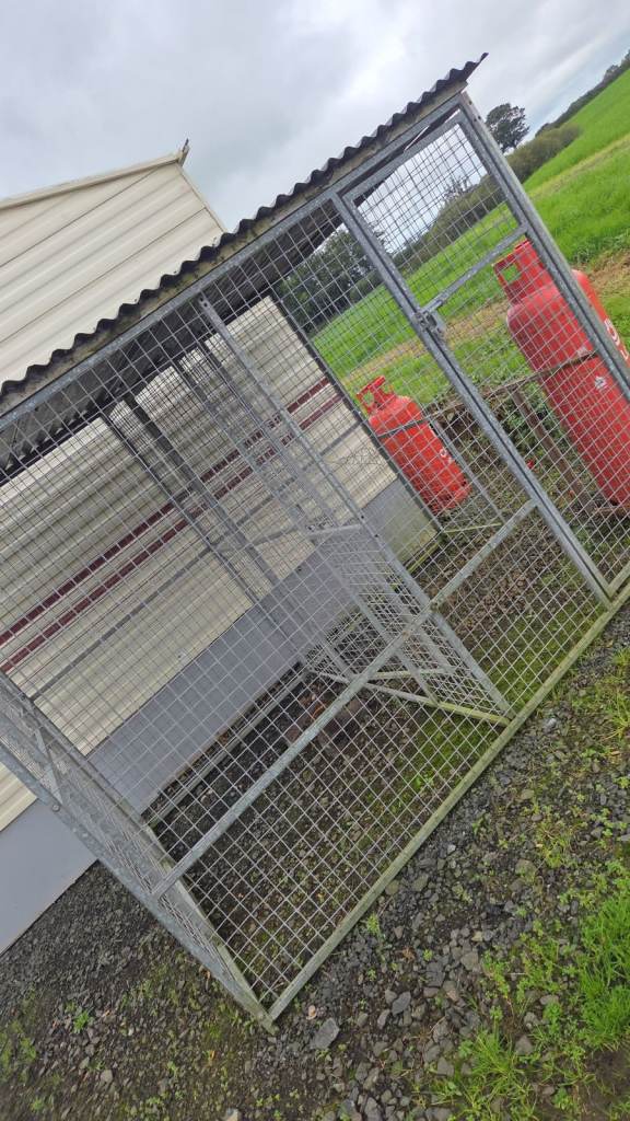 Dog pen