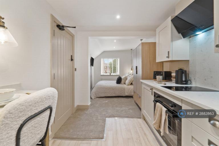 Studio flat in London Road, Alvaston, Derby, DE24 (#2882863)