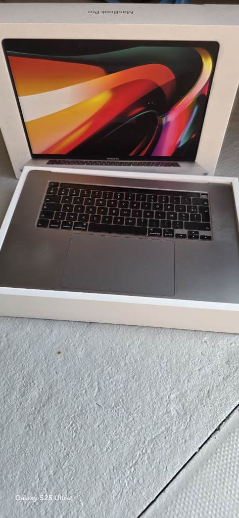 French Keyboard for 2019 Apple MacBook Pro with 2.3GHz Intel Core i9 (16-inch, 32GB RAM, 1TB