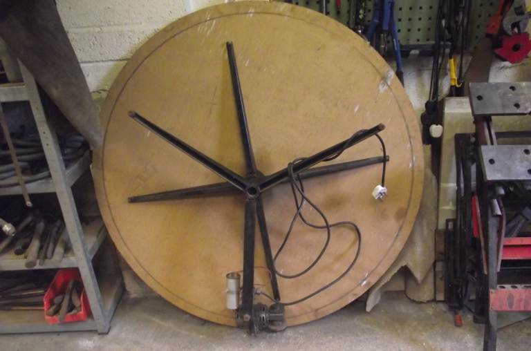 Large rotating shop display