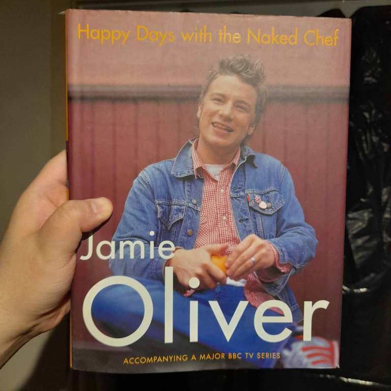  Jamie Oliver - Happy Days with the Naked Chef [BOOK]