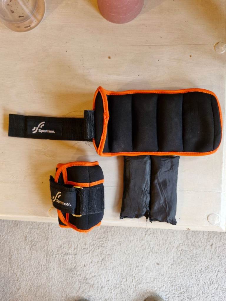Adjustable ankle/wrist weights