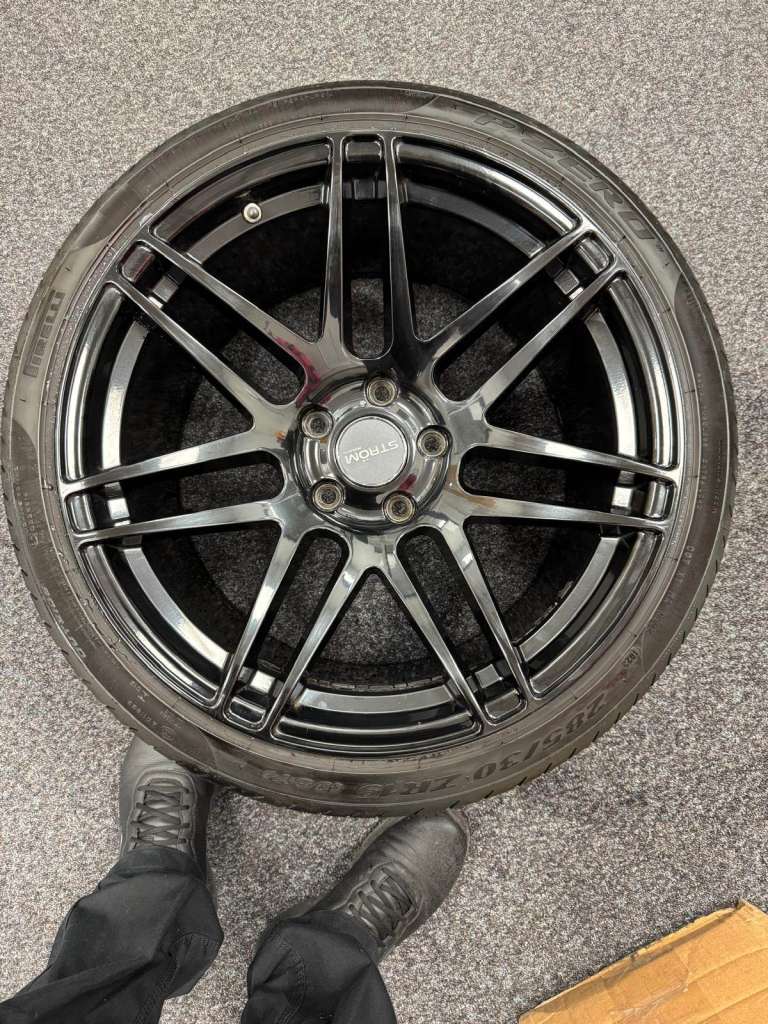 image for Set of alloys with tyres 