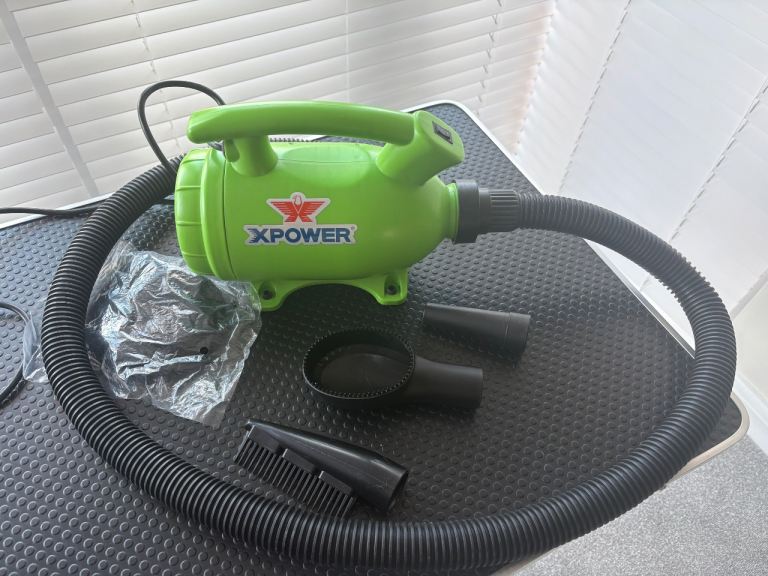 Power Dog Dryer - Compact and lightweight.