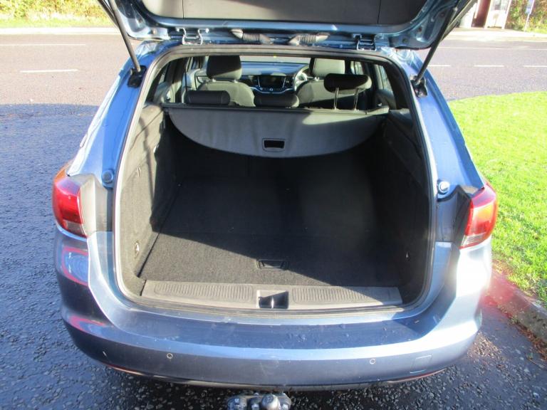 VAUXHALL ASTRA 1.6 CDTi SRi NAV DIESEL ESTATE 5 DOOR 2016