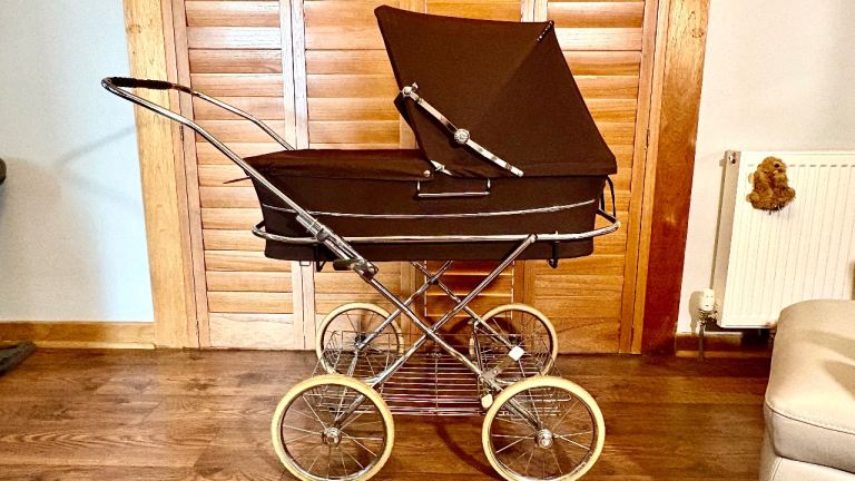 Vintage Brown silver cross pram excellent condition 