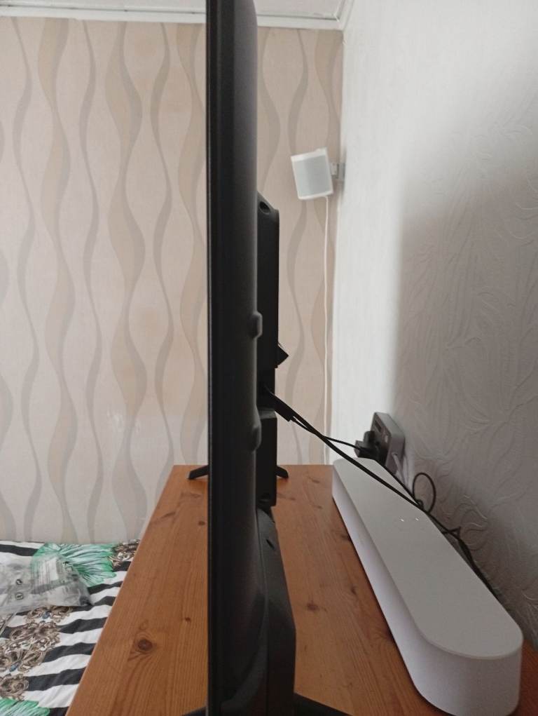 Hisence 4k 43 inch qled tv 