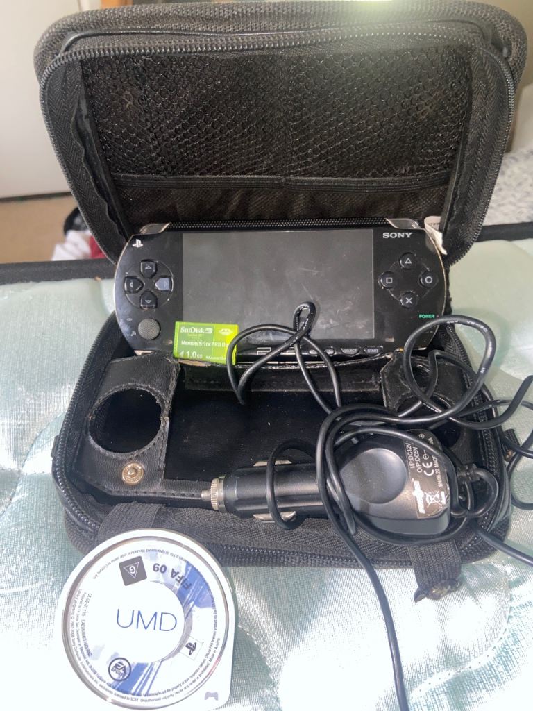 Sony PSP 1003 Console Bundle