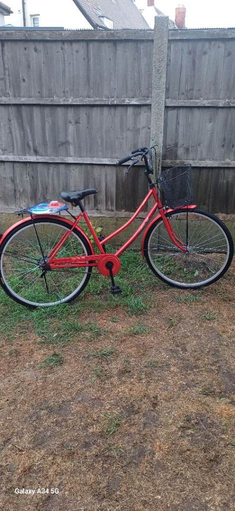 Lady bike  26inswheels      new never used made in Japan 