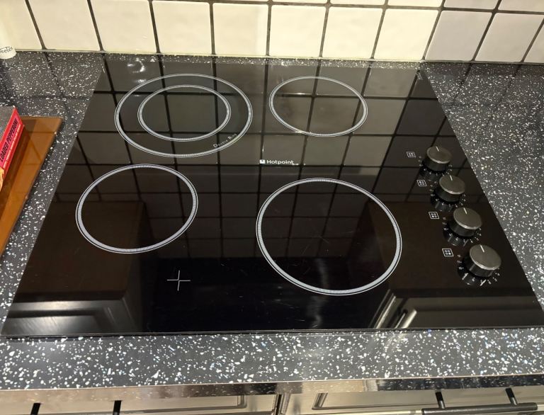 image for Hotpoint Hob electric 