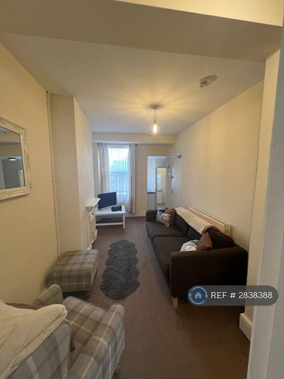 2 bedroom flat in Colwick Road Nottingham, Nottingham, NG2 (2 bed) (#2838388)