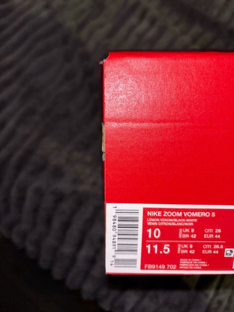 nike zoom vomero 5 lemon venom/ black- white venom citron/blanc/noir  size 9