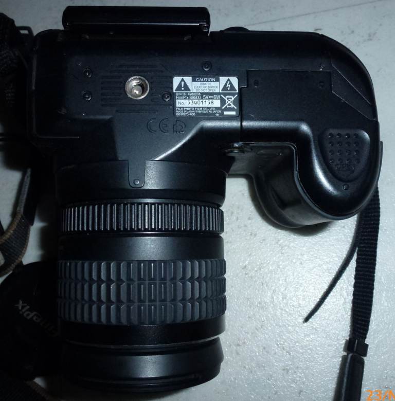 Fuji S9500 Digital Camera, spares or repair.