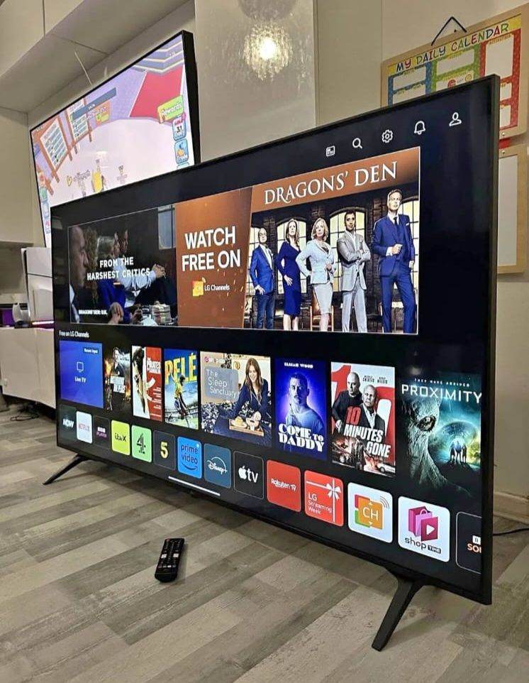 55"LG 4K ULTRA UHD HDR SMART WIFI LED TV PERFECT WORKING WITH REMOTE,STAND,APPS 190£